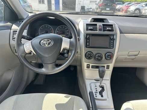 Used 2013 Toyota Corolla LE FWD image 11