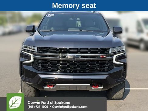 Used 2022 Chevrolet Tahoe Z71 w/ Luxury Package AWD/4WD image 7