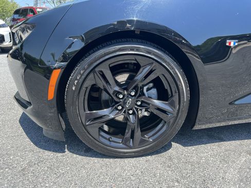 Used 2024 Chevrolet Camaro LT w/ Technology Package RWD image 12