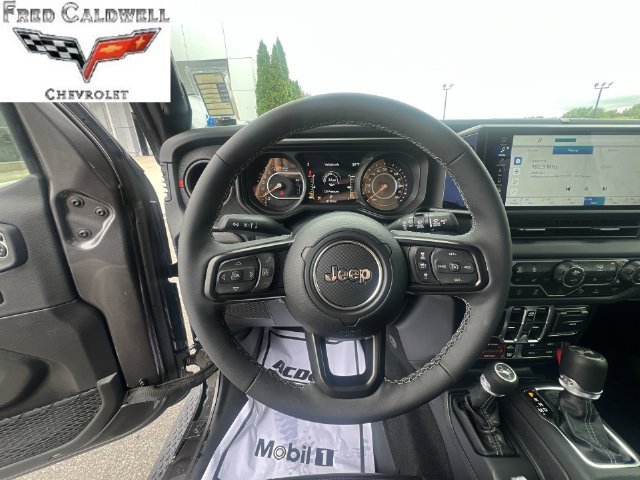Used 2026 Jeep Wrangler Unlimited Rubicon AWD/4WD image 17