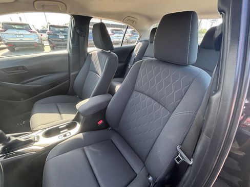 Used 2025 Toyota Corolla LE FWD image 27
