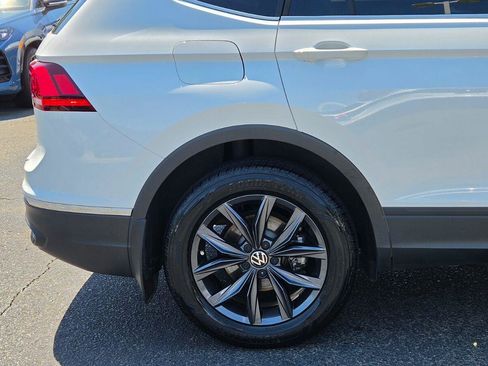Certified 2023 Volkswagen Tiguan SE w/ Panoramic Sunroof Package FWD image 14