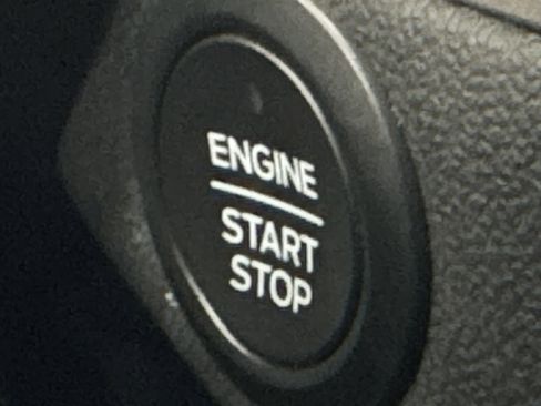 Used 2020 Ford Escape SE image 14