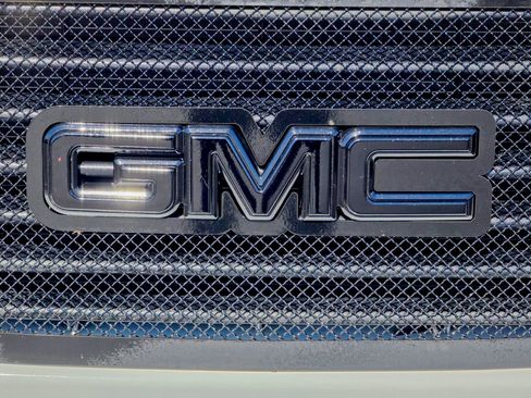 Used 2025 GMC Savana 2500 w/ Driver Convenience Package RWD image 3