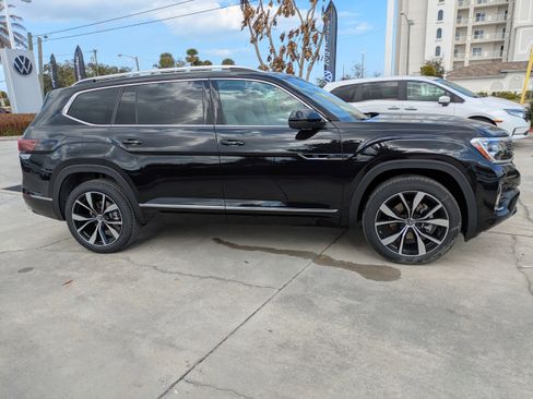 New 2026 Volkswagen Atlas SEL Premium R-Line AWD/4WD image 3