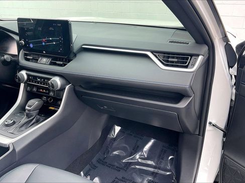 Used 2025 Toyota RAV4 XSE image 21