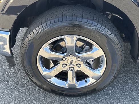 Used 2023 Ford F150 Lariat w/ Trailer Tow Package image 14