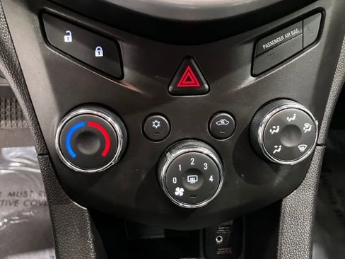 Used 2020 Chevrolet Sonic LT image 33