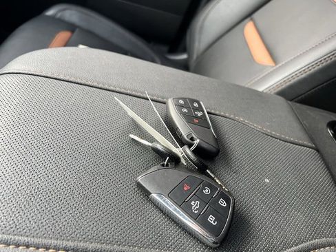 Used 2023 GMC Sierra 1500 AT4 w/ AT4 Premium Package image 21