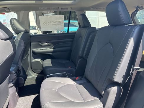 New 2026 Toyota Grand Highlander AWD Hybrid image 11