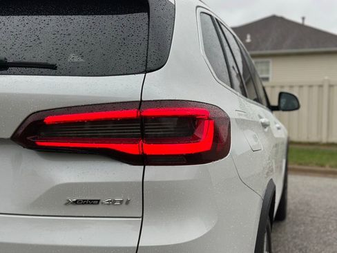 Used 2022 BMW X5 xDrive40i w/ Premium Package image 23