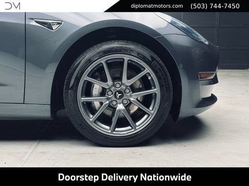 Used 2018 Tesla Model 3 Long Range RWD image 38
