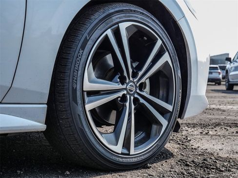 Used 2021 Nissan Sentra SR image 9