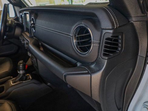 Used 2021 Jeep Gladiator Overland w/ Popular Equipment Package image 36