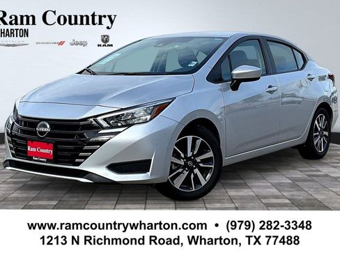 Used 2025 Nissan Versa SV FWD image 1