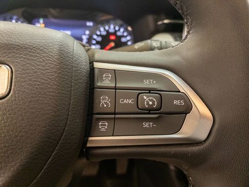 Used 2025 Jeep Compass Limited image 25