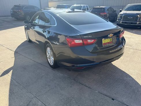 Used 2017 Chevrolet Malibu LT w/ Driver Confidence Package FWD image 7