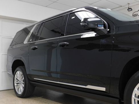Used 2026 Cadillac Escalade ESV Luxury AWD/4WD image 13