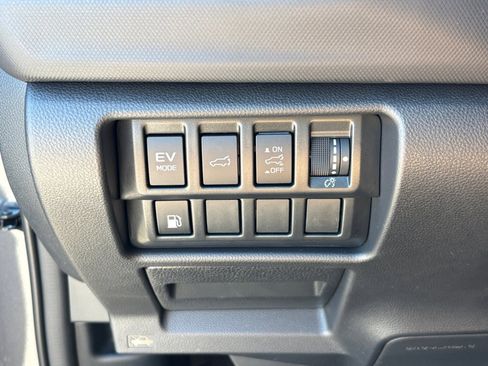 Used 2025 Subaru Forester Touring image 14