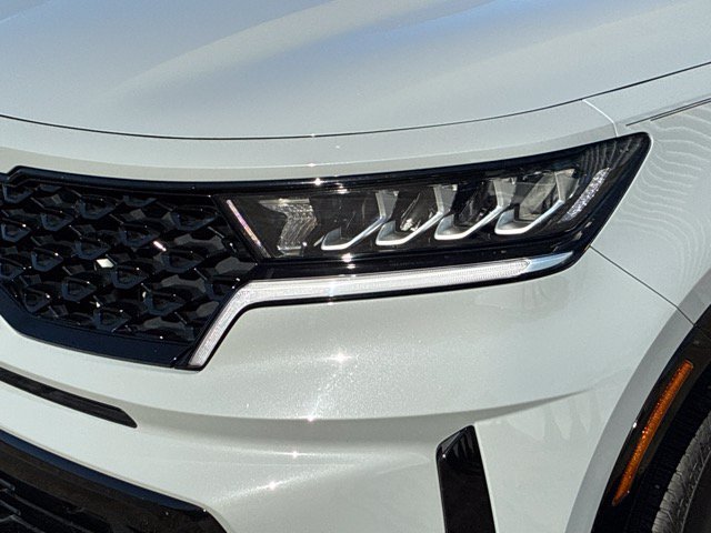 Used 2023 Kia Sorento EX w/ Panoramic Sunroof Package FWD image 9