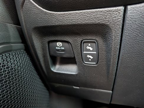 New 2026 RAM 1500 4x4 Crew Cab image 38