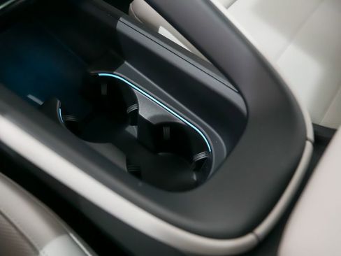 New 2026 Porsche Macan 4 Electric image 34