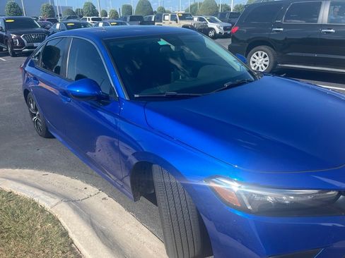 Used 2024 Honda Civic EX image 3