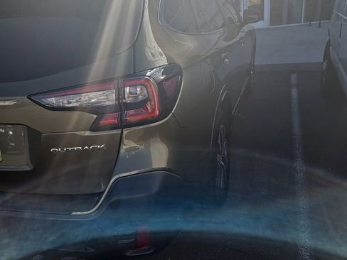 Used 2020 Subaru Outback Premium image 30