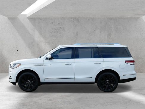Used 2023 Lincoln Navigator Reserve image 5