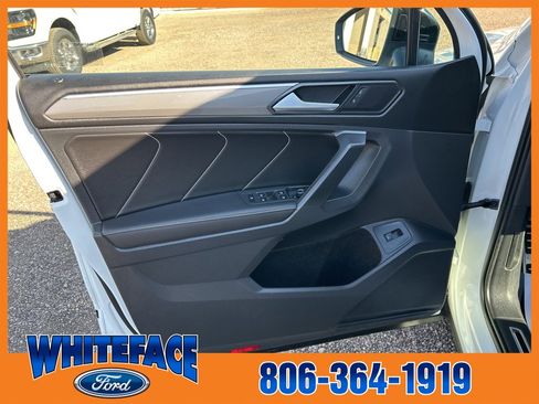 Used 2022 Volkswagen Tiguan SE R-Line image 11