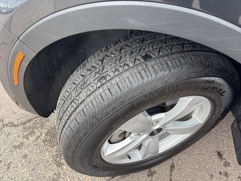 Used 2023 Kia Sorento LX AWD/4WD image 10