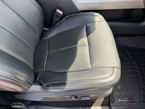 Used 2018 Ford F150 Lariat w/ Equipment Group 502A Luxury AWD/4WD image 17