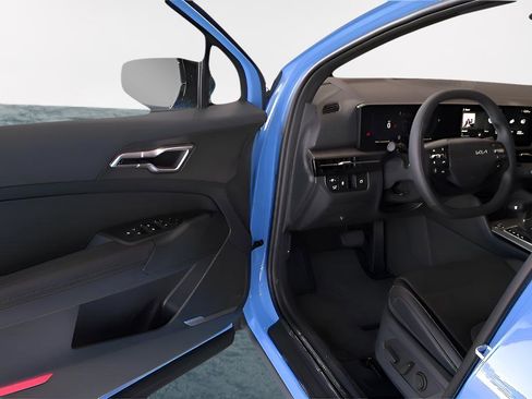 New 2026 Kia Sportage X-Line w/ X-Line Premium Package AWD/4WD image 16