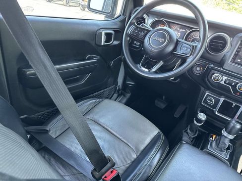Used 2018 Jeep Wrangler Unlimited Sport AWD/4WD image 17