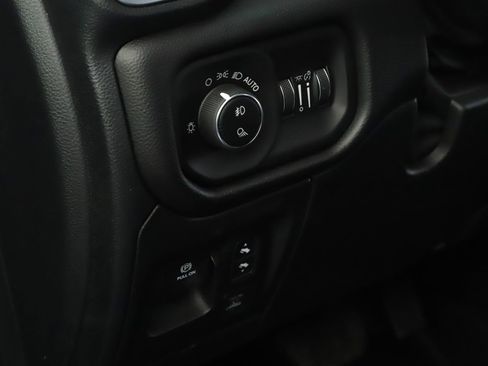 New 2026 RAM 1500 4x4 Crew Cab image 10