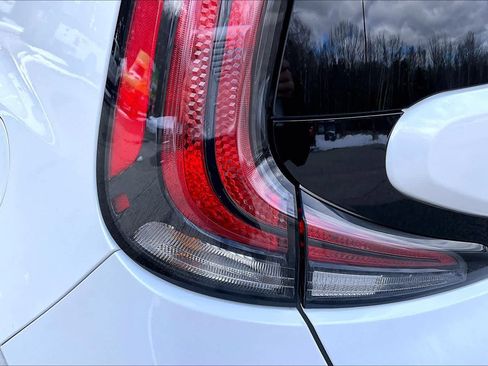 Used 2019 Kia Forte LXS image 28