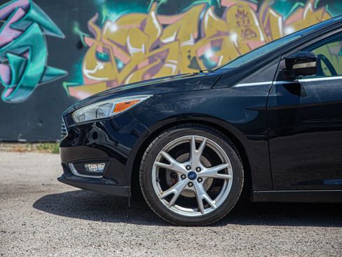 Used 2015 Ford Focus Titanium FWD image 20