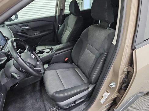 Used 2025 Nissan Rogue SV AWD/4WD image 26