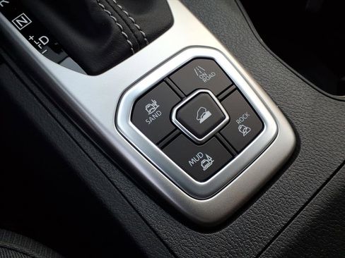 New 2026 Nissan Frontier SV w/ All-Weather Content Package image 13