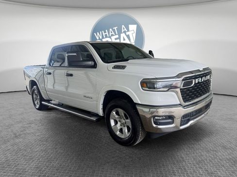 Used 2025 RAM 1500 Big Horn AWD/4WD image 1