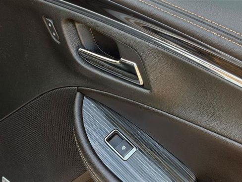 Used 2018 Chevrolet Impala Premier FWD image 32
