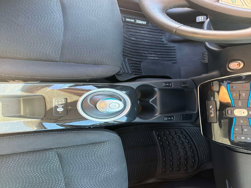 Used 2017 Nissan Leaf SV w/ Premium Package FWD image 26