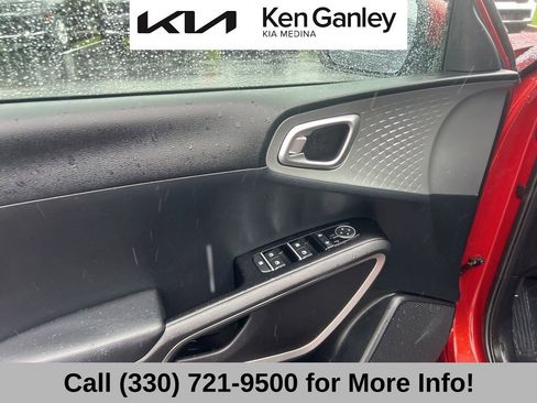 Certified 2024 Kia Soul LX w/ Option Group 015 image 27