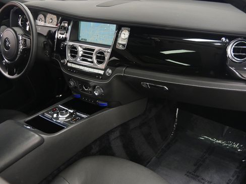 Used 2013 Rolls-Royce Ghost RWD image 14