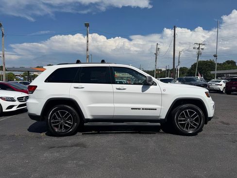 Used 2017 Jeep Grand Cherokee Trailhawk w/ Trailhawk Luxury Group AWD/4WD image 4