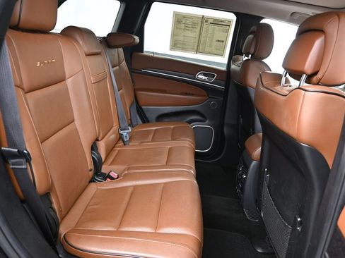 Used 2015 Jeep Grand Cherokee Summit w/ Platinum Series Group AWD/4WD image 16