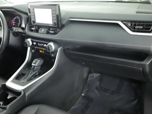 Used 2021 Toyota RAV4 XLE Premium FWD image 17