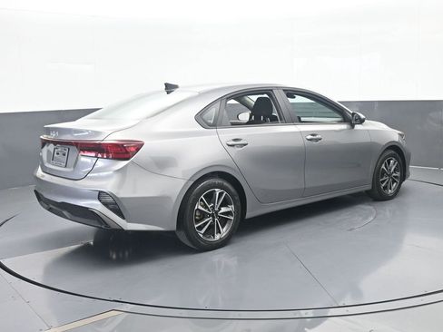 Used 2024 Kia Forte LXS FWD image 6