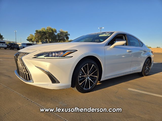 Used 2024 Lexus ES 300h w/ Premium Package FWD image 2
