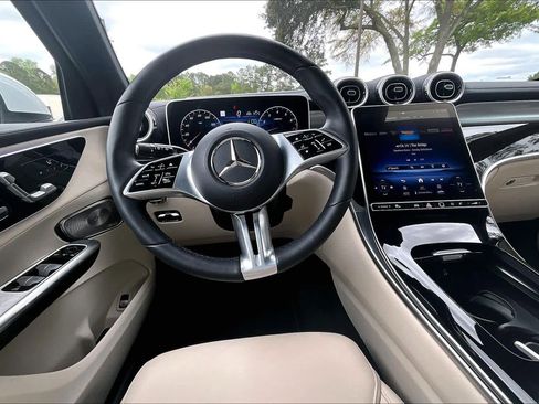 Used 2024 Mercedes-Benz GLC 300 4MATIC image 6